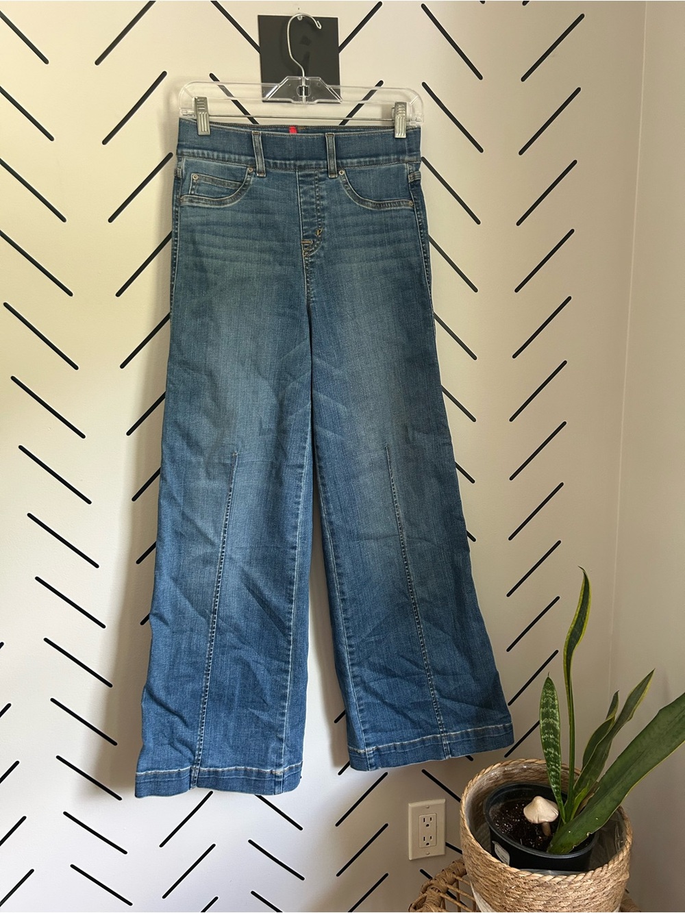 NWOT SPANX SEAMED FRONT WIDE LEG Blue Jeans-Vintage Indigo